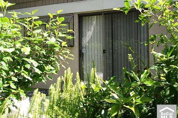 Building Photo - 21 Streamwood-