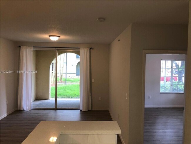 Building Photo - 2544 Centergate Dr