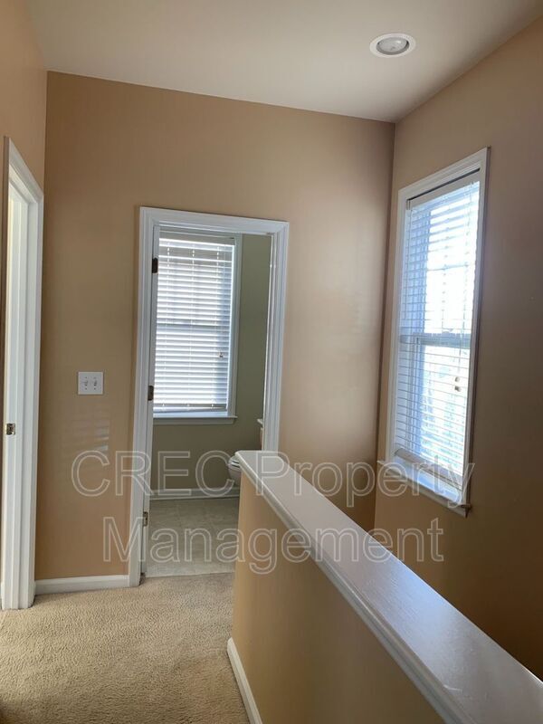 Building Photo - 105 Barberry St