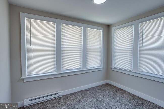 Building Photo - 1948 Lexington Ave