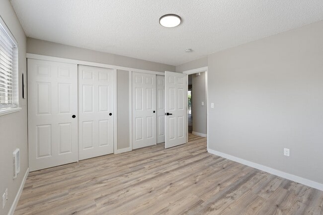 Building Photo - Ground floor apartment