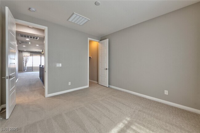 Building Photo - 252 Castellari Dr