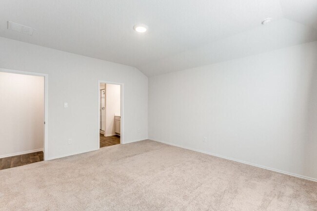 Building Photo - 250 Granary Dr