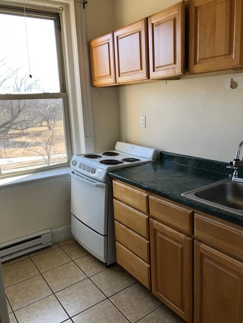 Building Photo - 55 Park Dr