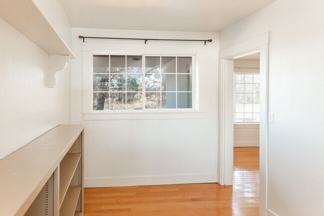 Building Photo - 111 Sunset Blvd