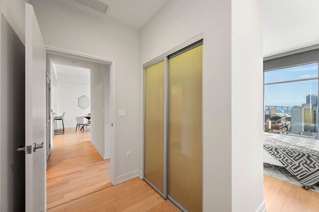 Building Photo - Stunning East Village 2 Bedroom at Alta! 2...