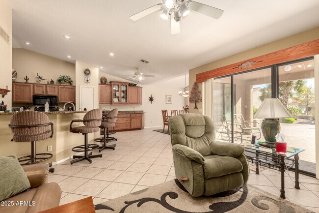 Building Photo - 9559 E Sunburst Dr