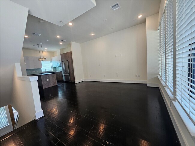 Building Photo - 2401 Crawford St