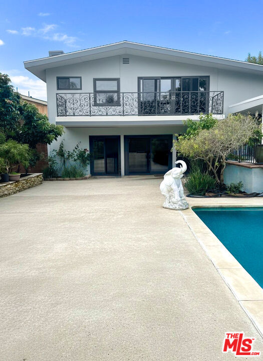 Building Photo - 4368 Fairway Dr