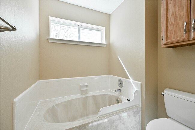 Building Photo - 2507 Foxden Dr