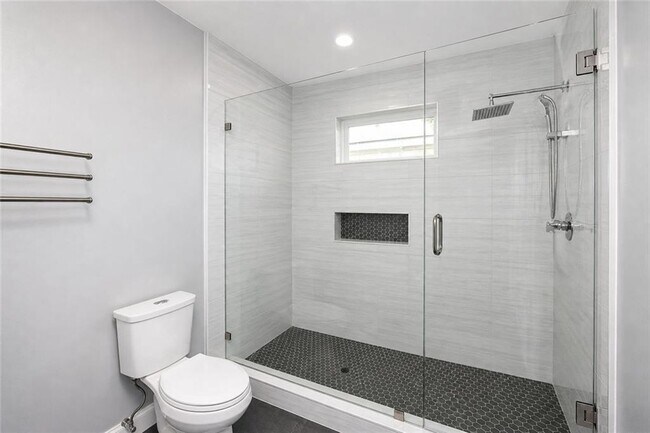 Building Photo - 2203 Wingate St SW