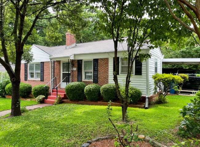 Primary Photo - 1325 E Forrest Ave
