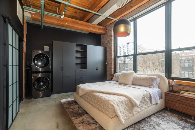 Building Photo - 1727 S Indiana Ave