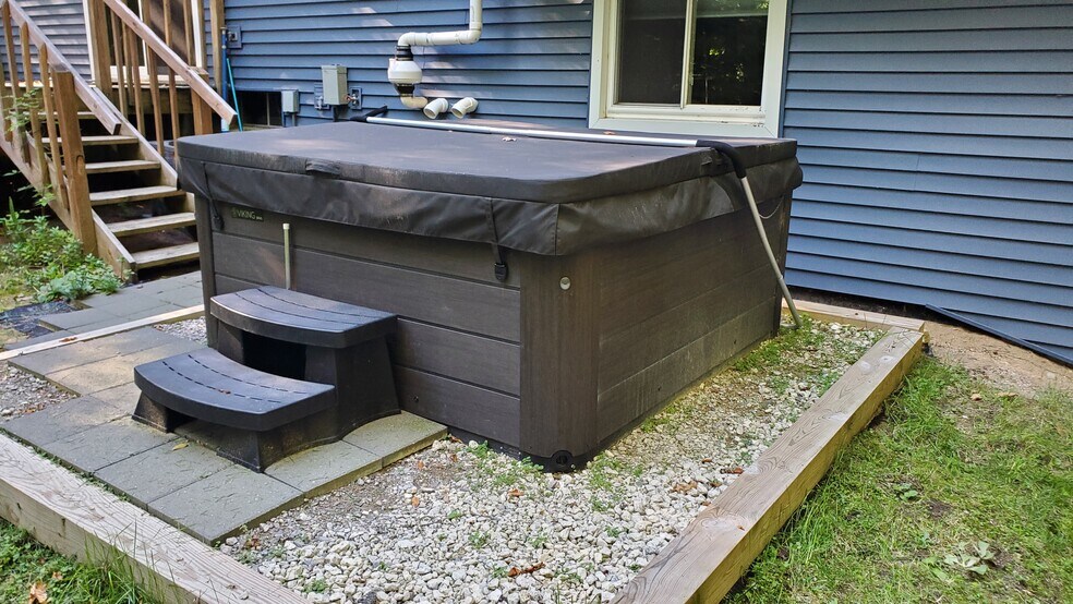 Building Photo - 7967 Sunset Dr