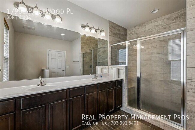 Building Photo - 17900 Ridgewood Pl