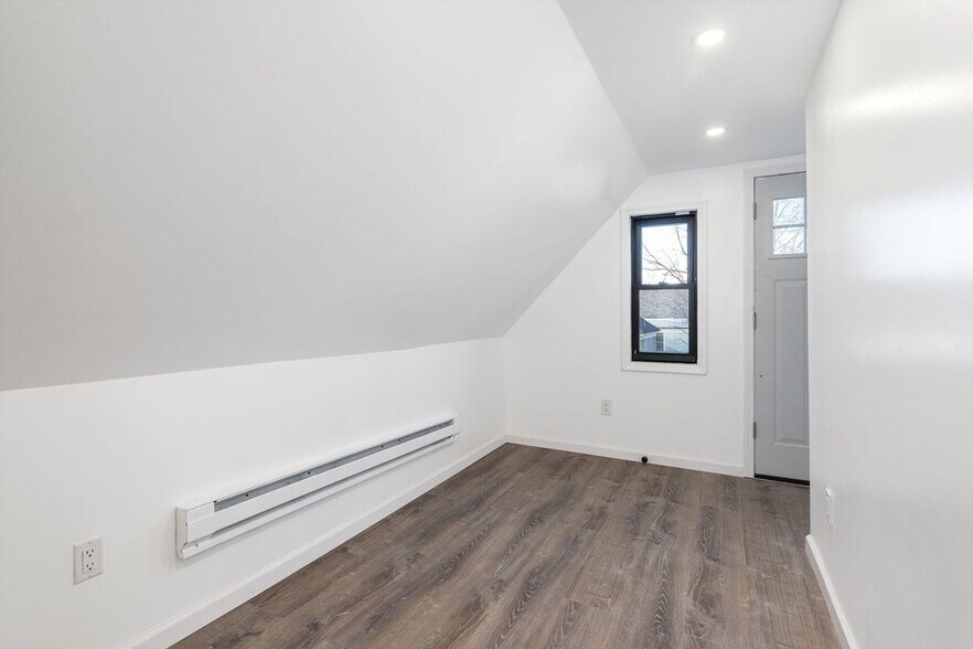 Building Photo - 84 N Allen St