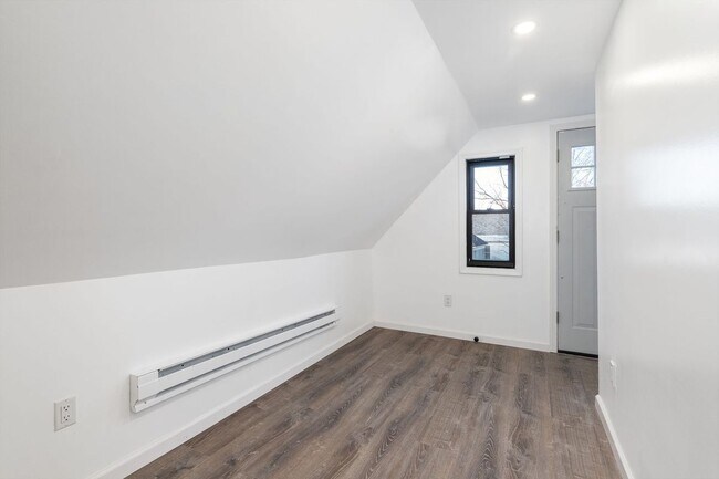 Building Photo - 84 N Allen St