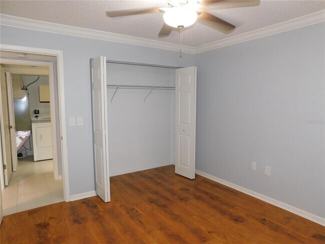 Building Photo - 1843 Golf View Dr