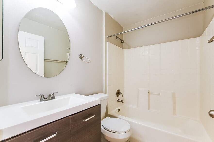 Building Photo - 1505 Sunset View Cir