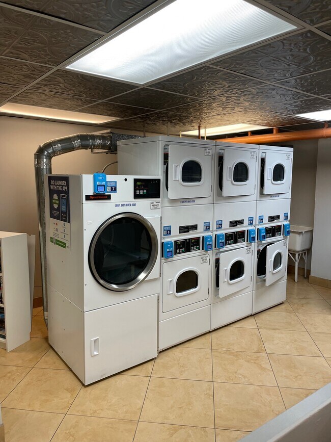 Building Photo - 2141 I St NW