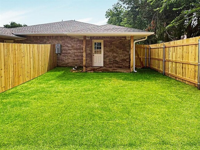 Building Photo - 2114 Charles Whitlow Ave