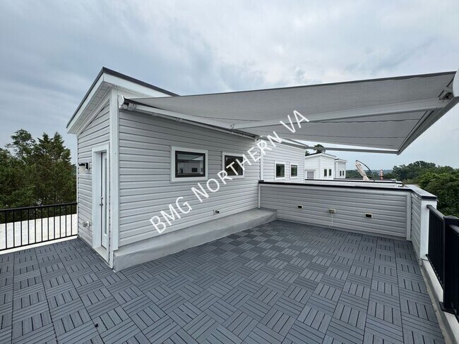 Building Photo - 1021 S Taylor Ct