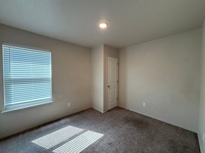 Building Photo - 2408 FM 1113