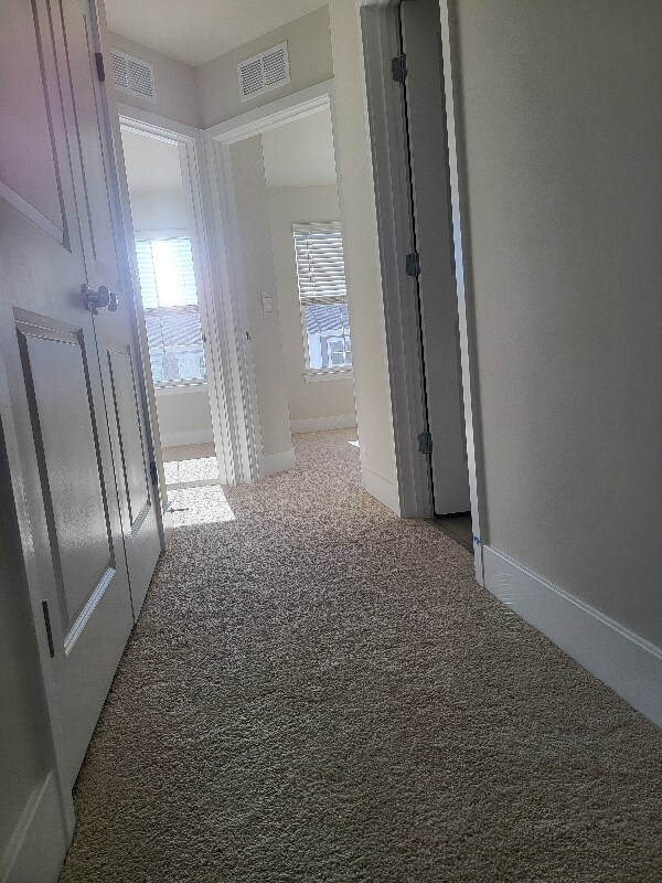 Building Photo - 180 Munsee Cir