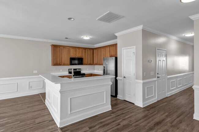 Building Photo - Spacious 3 bedroom 2.5 bath Townhome with 1 car garage