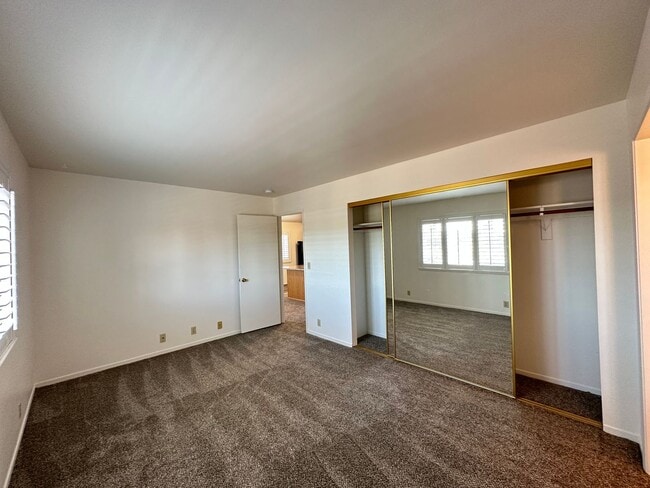 Building Photo - Top Floor of Benicia Duplex