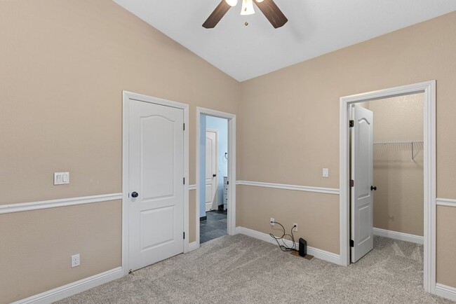 Building Photo - Spacious Single Story, 4 Bedroom "Henderso...