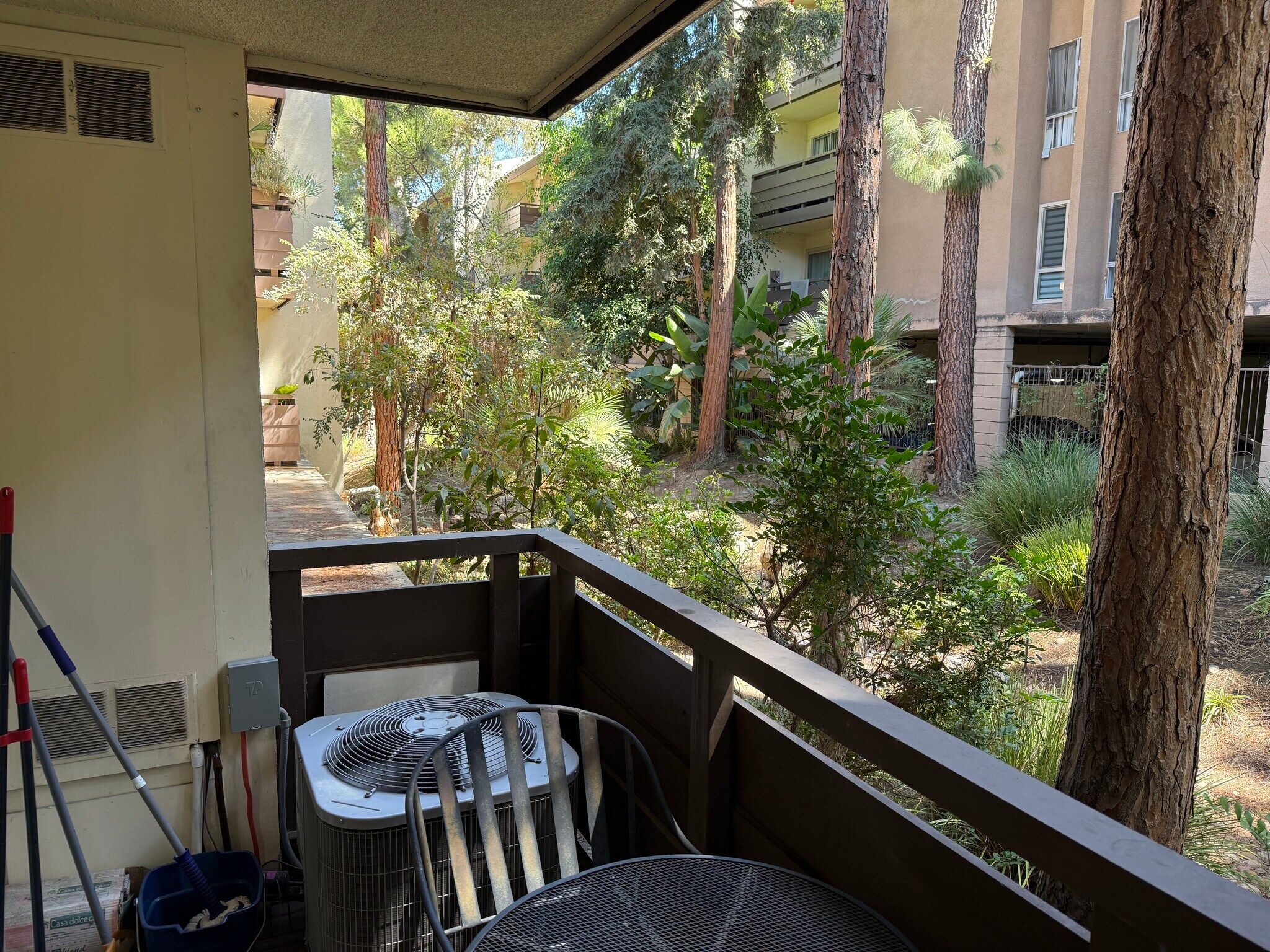 Building Photo - 1615 Hotel Cir S