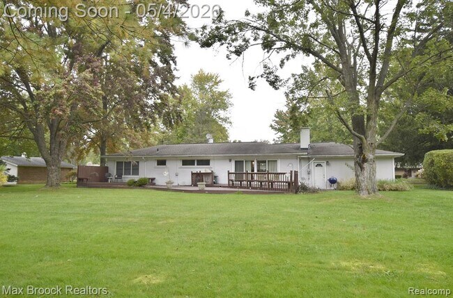 Building Photo - 2687 Heathfield Rd