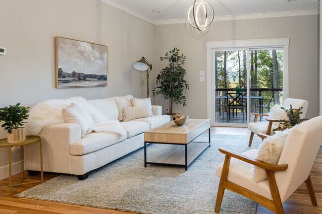 Building Photo - Large New Construction Rental - Old Fort