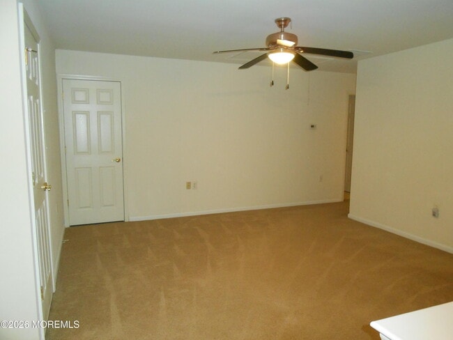 Building Photo - 10 Headwaters Pl