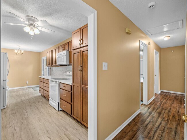 Building Photo - 542 Shadowridge Rd