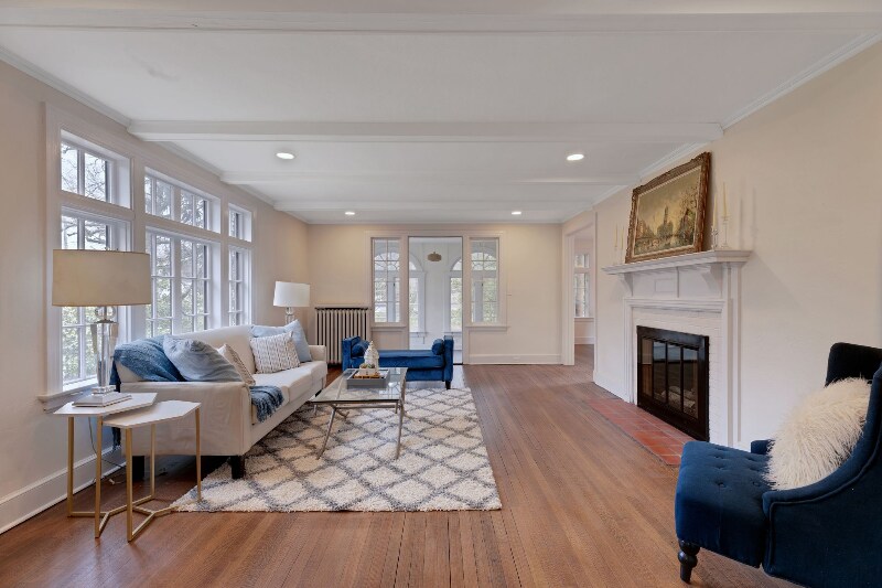 Building Photo - 60 Maple Ave