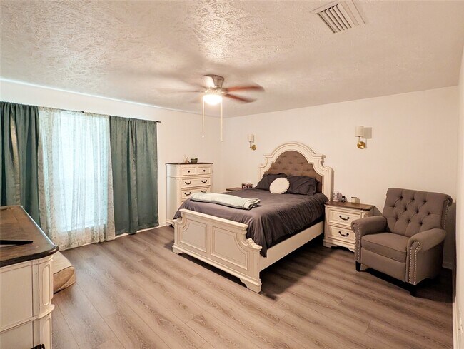 Building Photo - 11662 Sagewind Dr
