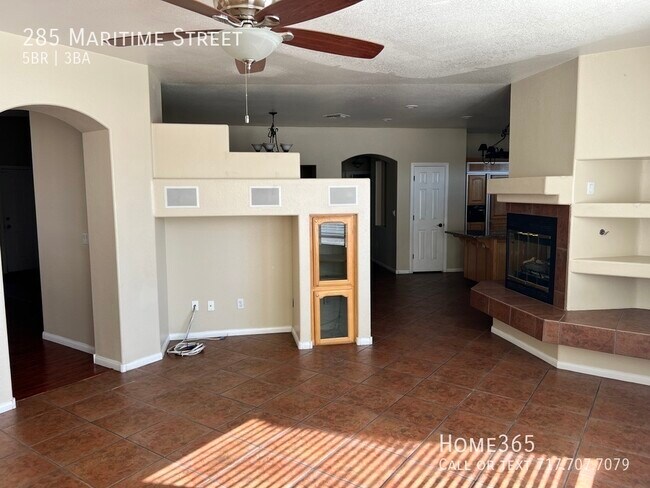 Building Photo - Wonderful Home in Gated Neighborhood!