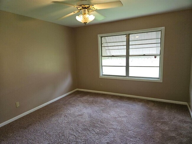 Building Photo - 2100 Colby Dr