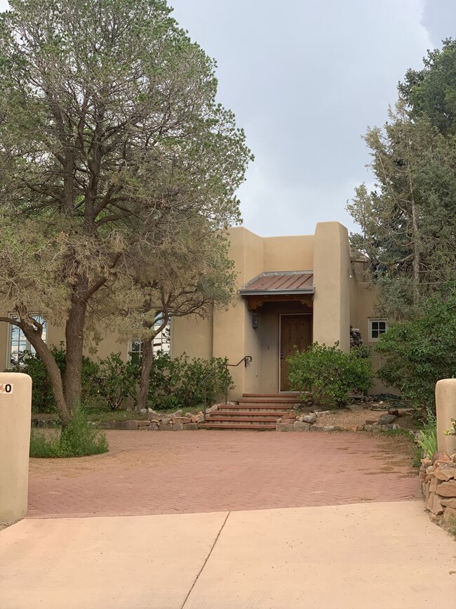 Building Photo - Step Into An Authentic Santa Fe Experience!