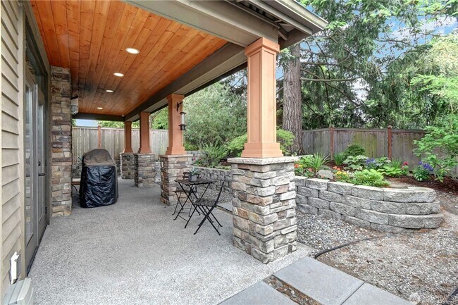 Building Photo - 4bd/2.5ba Kirkland House