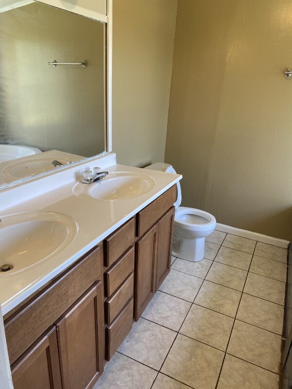 Building Photo - 1102 Sierra Vis