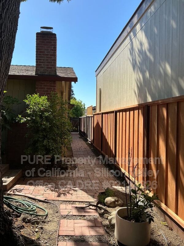 Building Photo - 5655 Glen Haven Ct