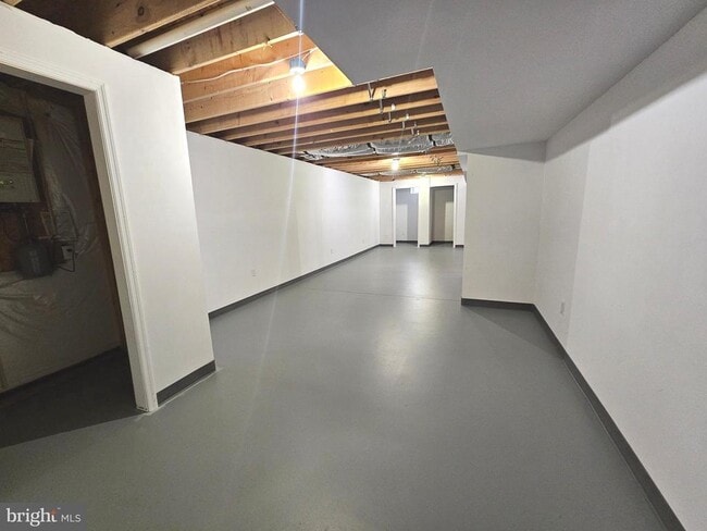 Building Photo - 269 S Marshview Terrace