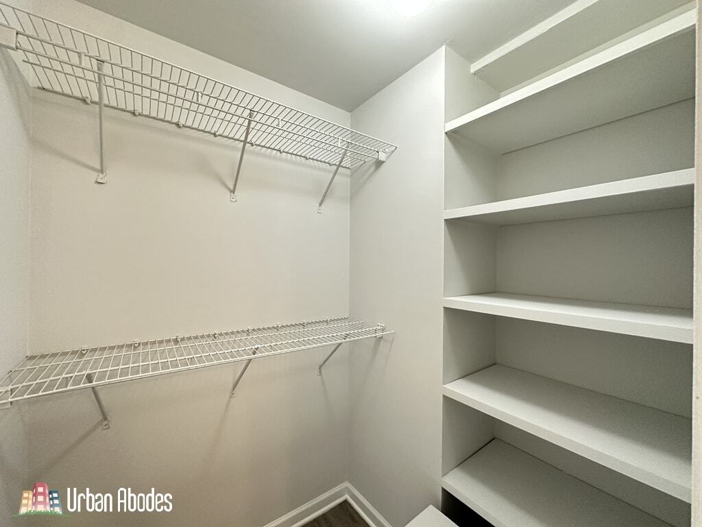 Building Photo - 1335 N Dearborn St