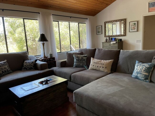 Building Photo - 3 bedroom, 2 bath remodeled home in Lake Wildwood, Penn Valley, CA 95946