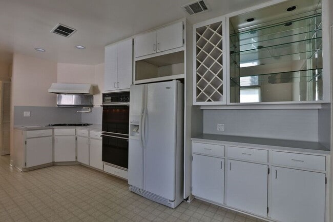 Building Photo - 3124 Jarrard St