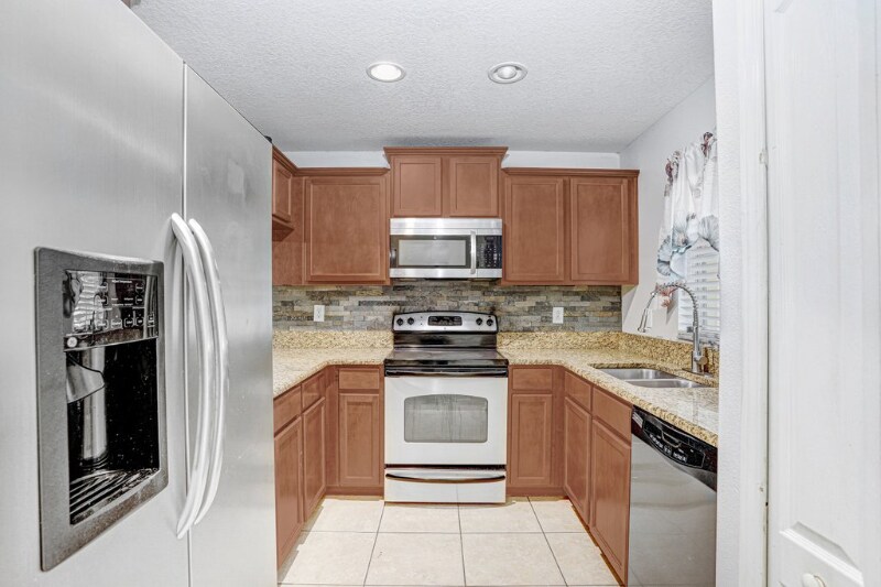 Building Photo - 37669 Aaralyn Rd