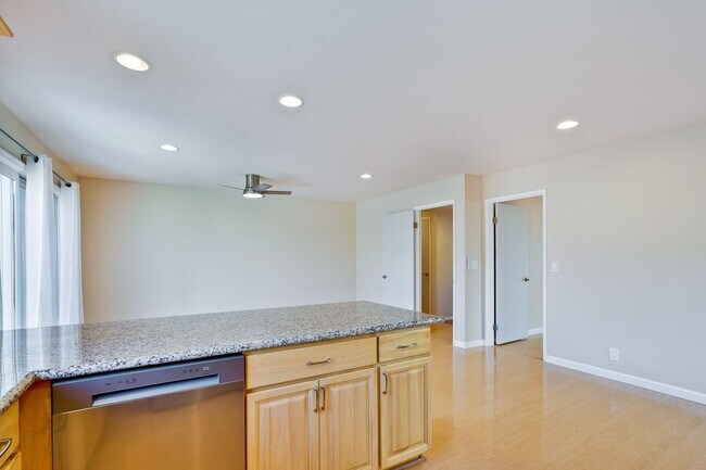 Building Photo - Charming 1,780 Sq Ft 4 bedroom 2 bath home in South San Jose